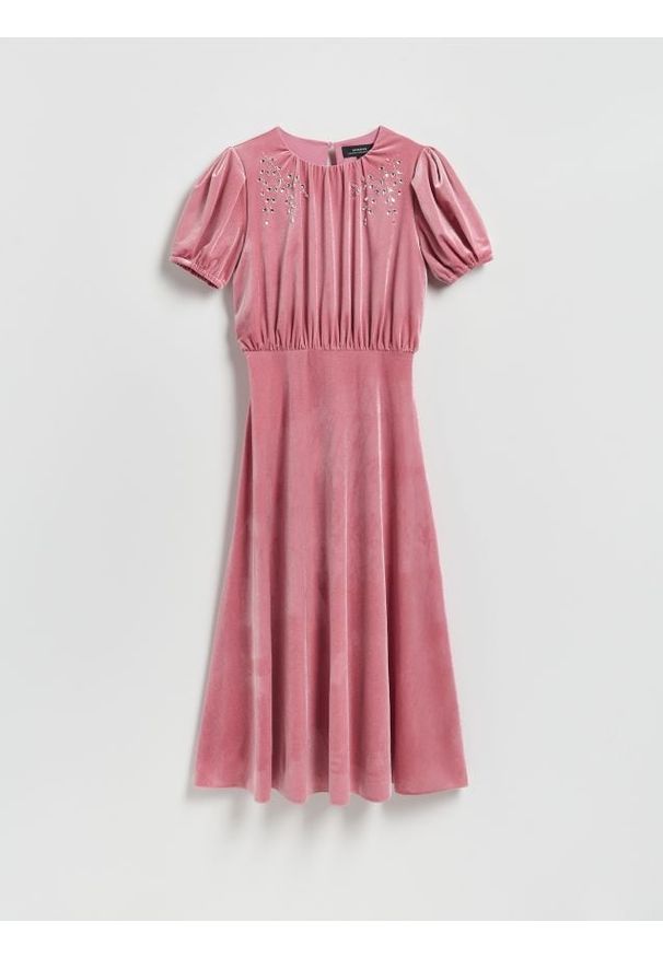 Reserved - Welurowa sukienka midi - brudny róż. Kolor: różowy. Materiał: welur. Długość: midi
