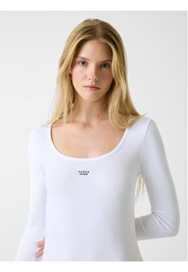 Guess Jeans Sukienka 179918 Biały Classic Fit. Kolor: biały