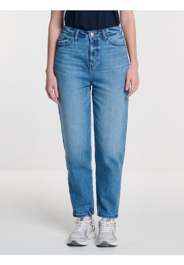 Big-Star - Jeansy damskie mom jeans z kolekcji Authentic niebieskie Silla 363. Stan: podwyższony. Kolor: niebieski. Styl: elegancki