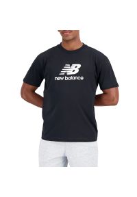 Koszulka New Balance MT31541BK - czarna. Kolor: czarny. Materiał: bawełna, poliester. Długość rękawa: krótki rękaw. Długość: krótkie