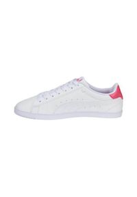 Buty do chodzenia damskie Puma Vikky Lopro. Kolor: biały. Materiał: guma, materiał, syntetyk. Model: Puma Vikky. Sport: turystyka piesza