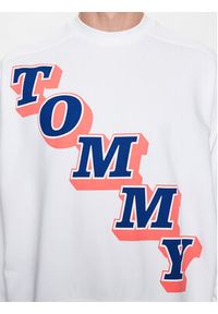 Tommy Jeans Bluza Boxy College DM0DM16379 Biały Boxy Fit. Kolor: biały. Materiał: bawełna #5