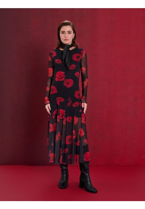 Sinsay - Tiulowa sukienka maxi ze wzorem kwiatowym - czarny. Kolor: czarny. Materiał: tiul. Wzór: kwiaty. Długość: maxi