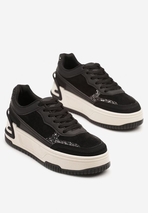 Born2be - Czarno-Białe Sneakersy na Grubej Platformie z Tłoczeniem Ozdobione Wzorem w Panterkę Deolithra. Okazja: na co dzień. Kolor: czarny. Materiał: jeans. Wzór: aplikacja, motyw zwierzęcy. Sezon: wiosna, lato. Obcas: na platformie