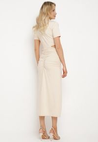 Born2be - Beżowa Sukienka Koszulowa z Wycięciami w Talii i i Marszczeniami Zapinana na Guziki Quvlea. Okazja: na co dzień. Kolor: beżowy. Materiał: jeans, wiskoza. Typ sukienki: koszulowe. Styl: casual #4