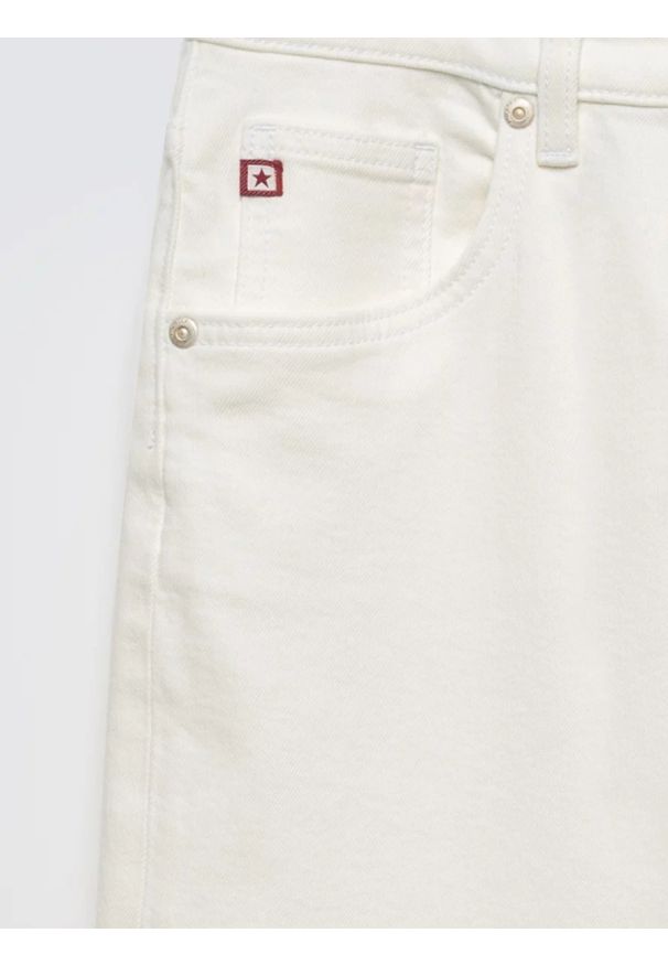 Big-Star - Jeansy damskie z prostą nogawką białe Avril Cropped 818. Okazja: na co dzień. Stan: podwyższony. Kolor: kremowy. Styl: casual, klasyczny