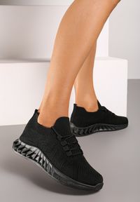 Born2be - Czarne Buty Sportowe Casoclus. Wysokość cholewki: przed kostkę. Nosek buta: okrągły. Zapięcie: bez zapięcia. Kolor: czarny. Materiał: materiał, dresówka. Szerokość cholewki: normalna