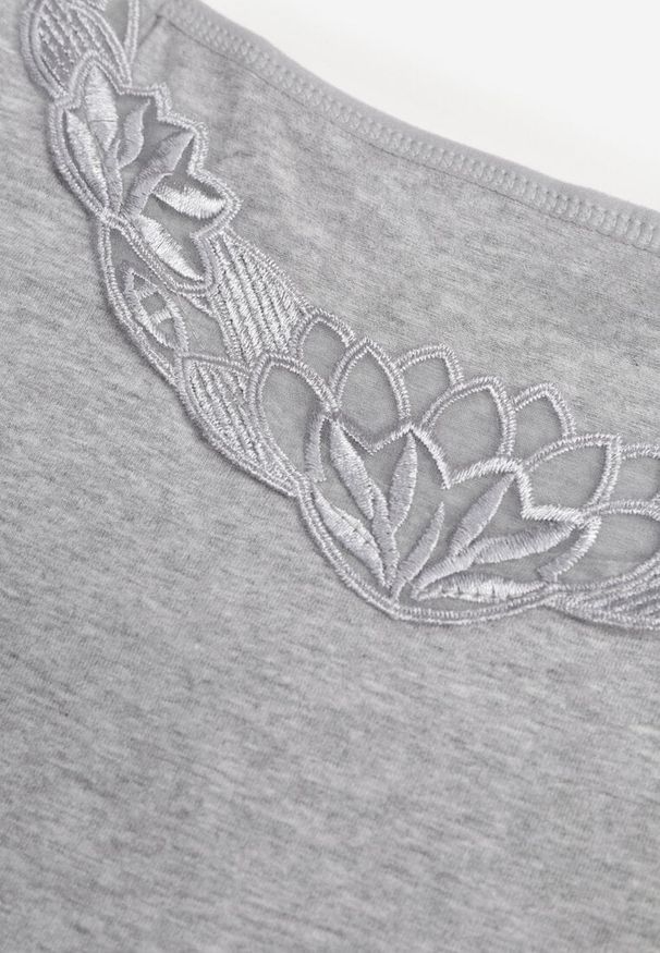 Renee - Ciemnoszary Bieliźniany Top na Ramiączkach z Bawełny Zdobiony Koronką Bernelle. Kolor: szary. Materiał: bawełna, koronka. Długość rękawa: na ramiączkach. Wzór: aplikacja, koronka