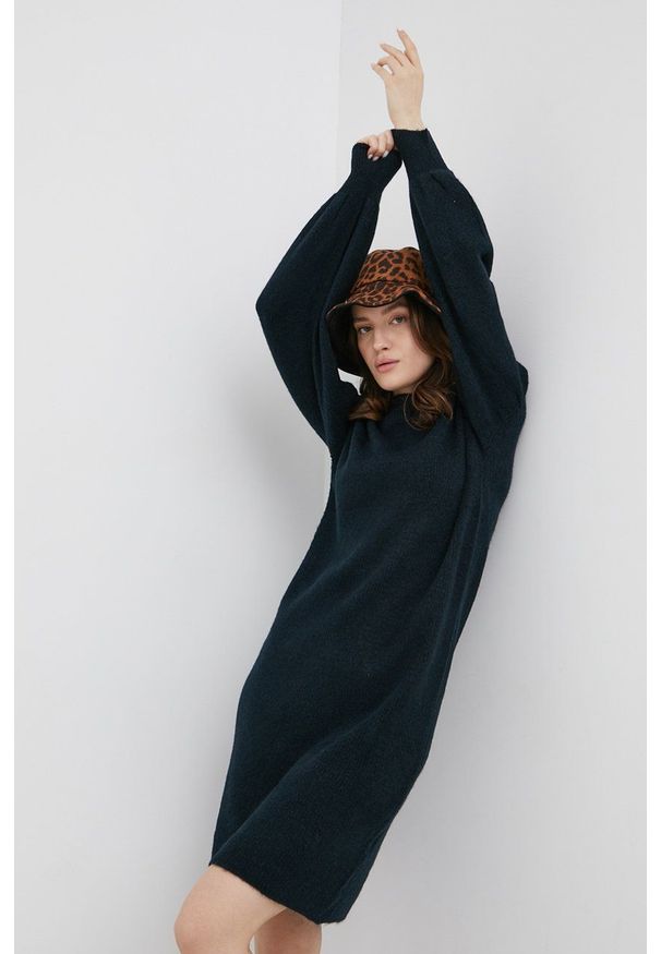 Vero Moda Sukienka kolor czarny mini prosta. Okazja: na co dzień. Kolor: czarny. Materiał: dzianina. Typ sukienki: proste. Styl: casual. Długość: mini