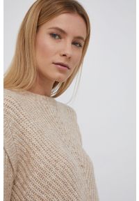 Tom Tailor Sweter damski kolor beżowy ciepły. Kolor: beżowy. Materiał: dzianina, materiał, włókno. Długość rękawa: długi rękaw. Długość: długie. Wzór: ze splotem