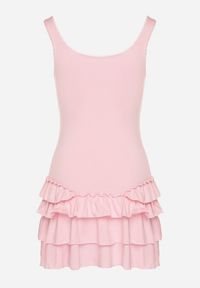 Born2be - Różowa Sukienka z Wiskozą Ozdobiona Falbankami Ovinia. Okazja: na co dzień. Typ kołnierza: kołnierz z falbankami. Kolor: różowy. Materiał: wiskoza. Długość rękawa: na ramiączkach. Wzór: aplikacja. Styl: casual #4