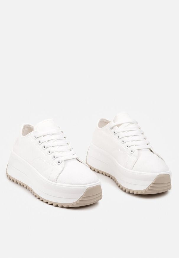 Renee - Białe Trampki Sneakersy na Platformie z Ozdobnym Bieżnikiem Dimorie. Nosek buta: okrągły. Zapięcie: sznurówki. Kolor: biały. Obcas: na platformie. Wysokość obcasa: średni