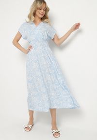 Born2be - Jasnoniebieska Kopertowa Sukienka z Bawełną w Kwiatowy Wzór Ldivira. Okazja: na co dzień, na imprezę, na spacer. Kolor: niebieski. Materiał: bawełna. Wzór: kwiaty. Sezon: lato, wiosna. Typ sukienki: kopertowe. Styl: casual #7