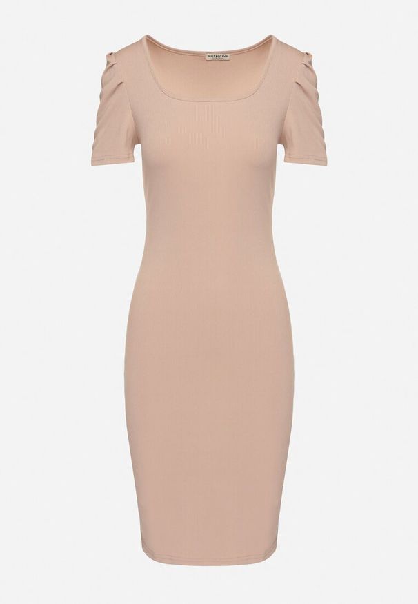 Born2be - Beżowa Sukienka o Dopasowanym Kroju z Bufiastymi Rękawami Aravitia. Okazja: na co dzień. Kolor: beżowy. Typ sukienki: proste, dopasowane. Styl: casual