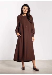 Infinite You - Elegancka sukienka rozkloszowana z długim rękawem brązowa. Kolor: brązowy, zielony. Długość rękawa: długi rękaw. Styl: elegancki #3