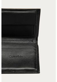 Calvin Klein Jeans - Portfel skórzany. Kolor: czarny. Materiał: skóra. Wzór: gładki #2