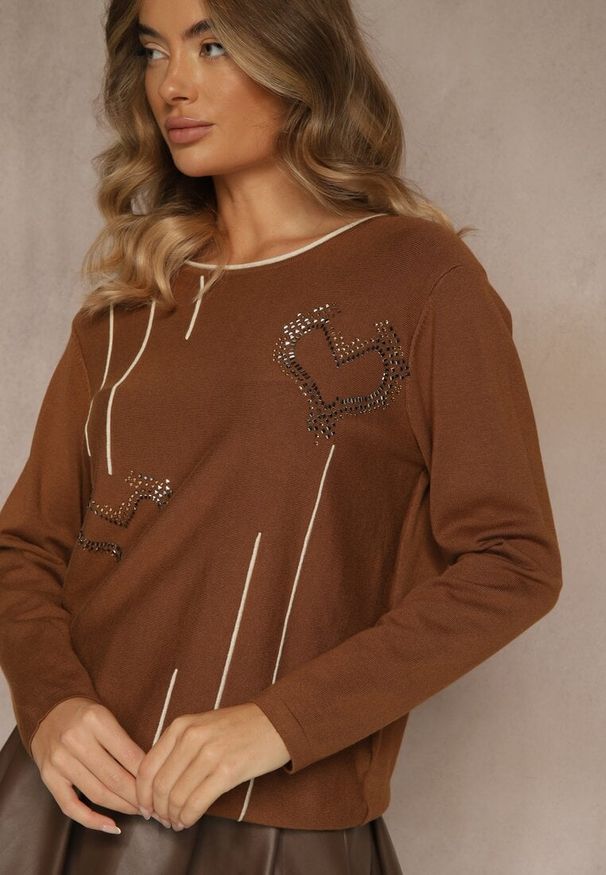 Renee - Brązowy Sweter z Cyrkoniowymi Sercami Unorevia. Kolor: brązowy. Materiał: jeans