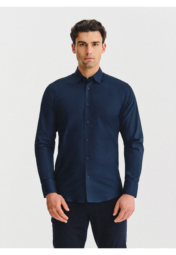 Pako Lorente - PAKO LORENTE – Granatowa bawełniana koszula męska. Kolor: czarny, niebieski. Materiał: bawełna. Długość rękawa: długi rękaw. Długość: długie. Wzór: gładki