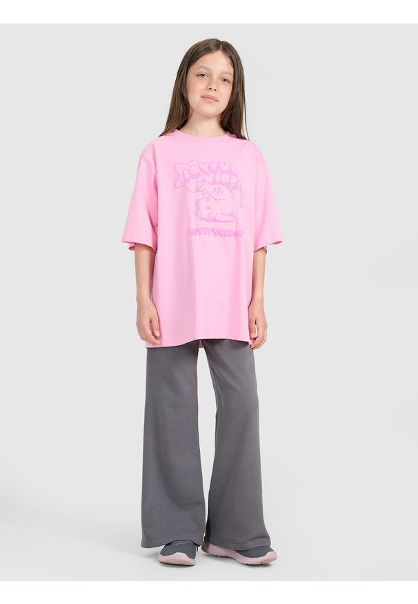 4f - 4F Spodnie dresowe z szerokimi nogawkami dziewczęce - szare 134 (8-9 lat). Okazja: na co dzień. Kolor: szary. Materiał: dresówka. Wzór: gładki, ze splotem. Sezon: lato. Styl: sportowy, casual, młodzieżowy