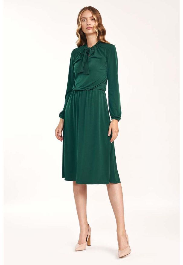 Nife - Wygodna Midi Sukienka z Fontaziem - Zielona. Kolor: zielony. Materiał: elastan. Długość: midi