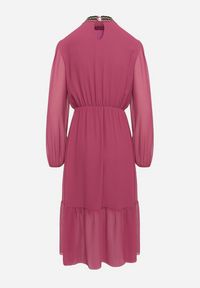 Born2be - Fioletowa Sukienka z Gumką w Talii Ozdobiona Aplikacjami przy Dekolcie Lilirae. Kolor: fioletowy. Wzór: aplikacja. Sezon: wiosna, lato. Styl: elegancki #4