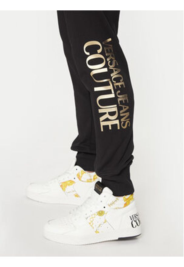 Versace Jeans Couture Spodnie dresowe 78GAAT05 Czarny Regular Fit. Kolor: czarny. Materiał: bawełna