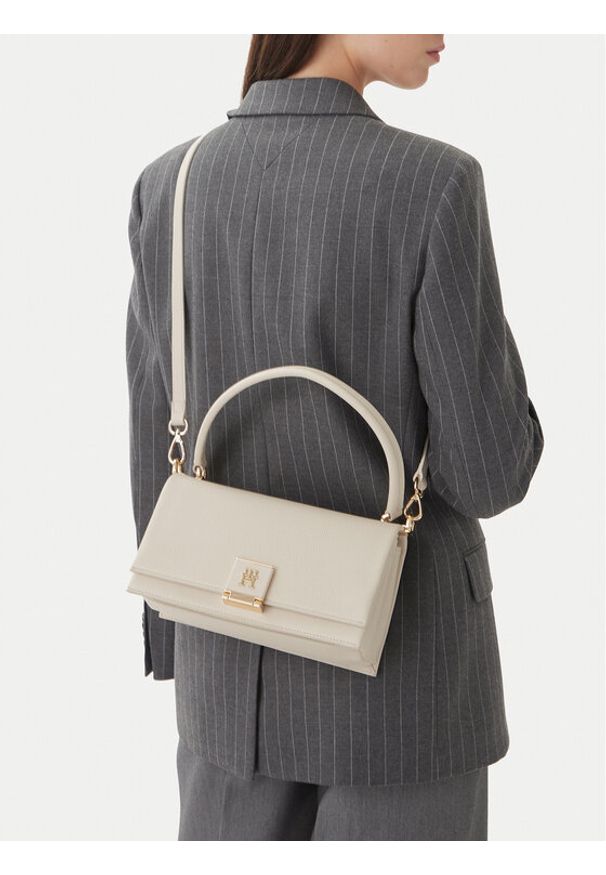 TOMMY HILFIGER - Tommy Hilfiger Torebka Th Monogram Pebble Grain Crossbody Bag AW0AW17216 Écru. Kolor: kremowy. Materiał: skórzane