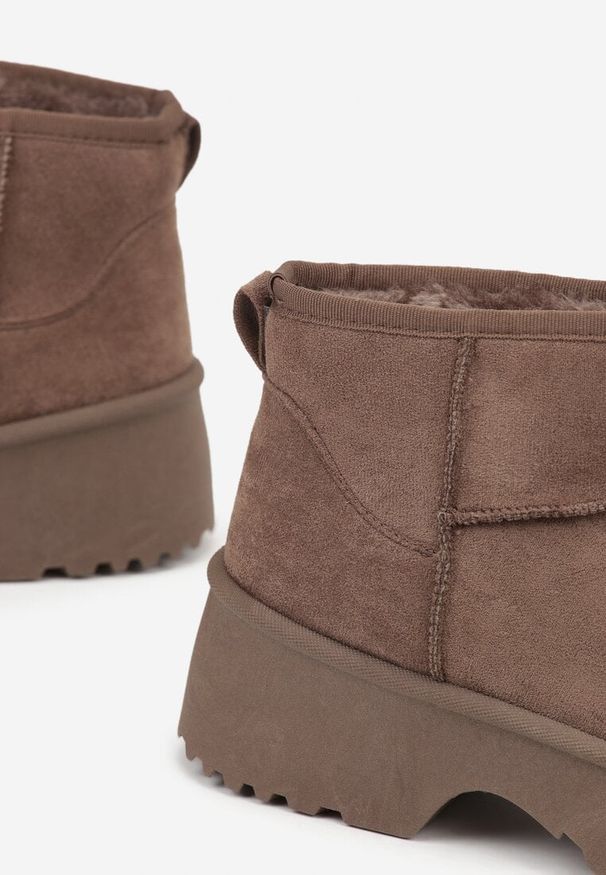 Born2be - Brązowe Wsuwane Śniegowce z Imitacji Zamszu na Grubej Podeszwie Zenore. Okazja: na co dzień. Zapięcie: bez zapięcia. Kolor: brązowy. Materiał: zamsz. Sezon: zima, jesień. Styl: casual