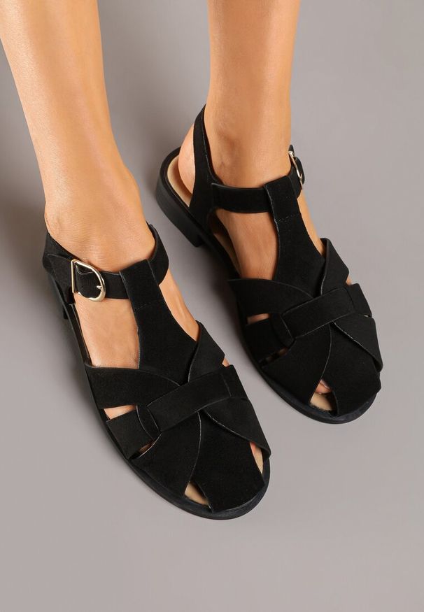 Renee - Czarne Sandały w Stylu Gladiatorek z Imitacji Zamszu Kolinella. Okazja: na co dzień, na imprezę. Kolor: czarny. Materiał: zamsz. Sezon: lato. Styl: elegancki, casual