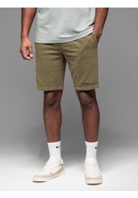 Ombre Clothing - Dopasowane krótkie męskie spodenki dresowe z nadrukami – oliwkowe V4 - Rozmiar: XL. Kolor: oliwkowy. Materiał: dresówka. Długość: krótkie. Wzór: nadruk. Styl: sportowy #7