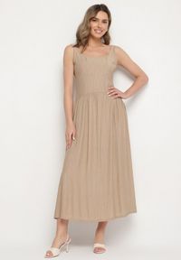 Born2be - Ciemnobeżowa Wiskozowa Sukienka o Rozkloszowanym Kroju Milareina. Okazja: na co dzień. Kolor: beżowy. Materiał: wiskoza. Długość rękawa: długi rękaw. Wzór: aplikacja. Typ sukienki: rozkloszowane. Styl: casual, elegancki #1