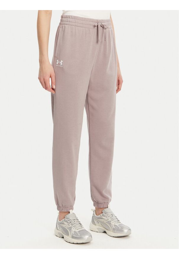 Under Armour Spodnie dresowe Ua Rival 1382735 Beżowy Loose Fit. Kolor: beżowy. Materiał: bawełna