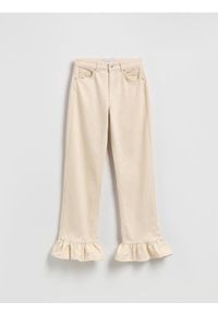Reserved - Jeansy z falbankami - kremowy. Kolor: kremowy #1