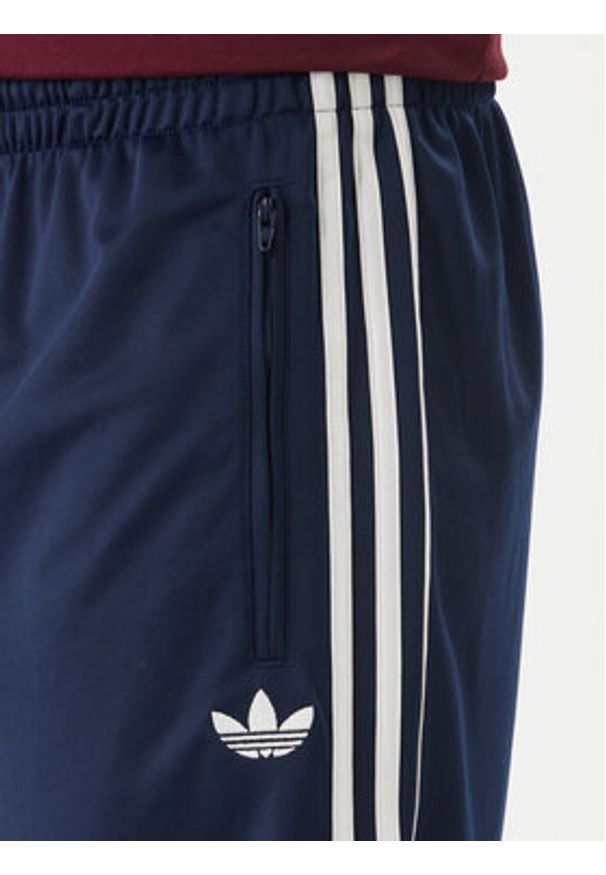 Adidas - adidas Szorty sportowe Firebird KE1374 Granatowy Regular Fit. Kolor: niebieski. Materiał: syntetyk. Styl: sportowy