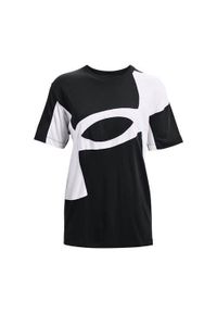 Koszulka sportowa damska Under Armour Live Graphic Pre Fall SS. Kolor: wielokolorowy, czarny. Materiał: bawełna, poliester. Długość rękawa: krótki rękaw. Długość: krótkie
