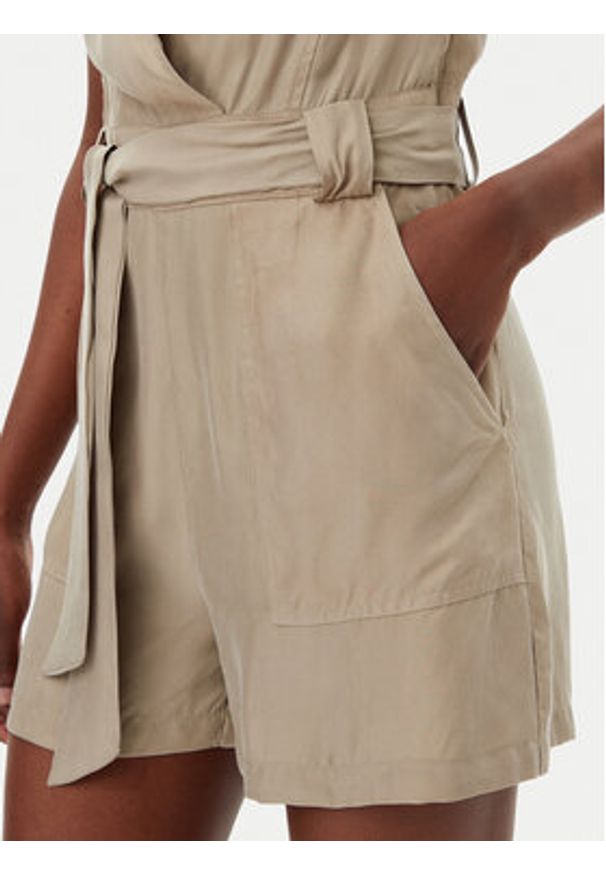 Guess Kombinezon W5GD99 WH6E0 Beżowy Regular Fit. Kolor: beżowy. Materiał: wiskoza