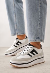 Born2be - Białe Sneakersy na Grubej Podeszwie Ozdobione Geometrycznym Wzorem Asoastis. Okazja: na spacer, na co dzień, do pracy. Kolor: biały. Materiał: prążkowany, dzianina. Wzór: geometria, aplikacja. Sport: turystyka piesza #1