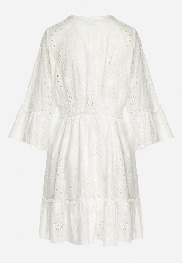 Born2be - Biała Bawełniana Sukienka Mini z Haftowanej Tkaniny z Koronką Telvia. Kolor: biały. Materiał: bawełna, tkanina, koronka. Wzór: haft, koronka. Długość: mini