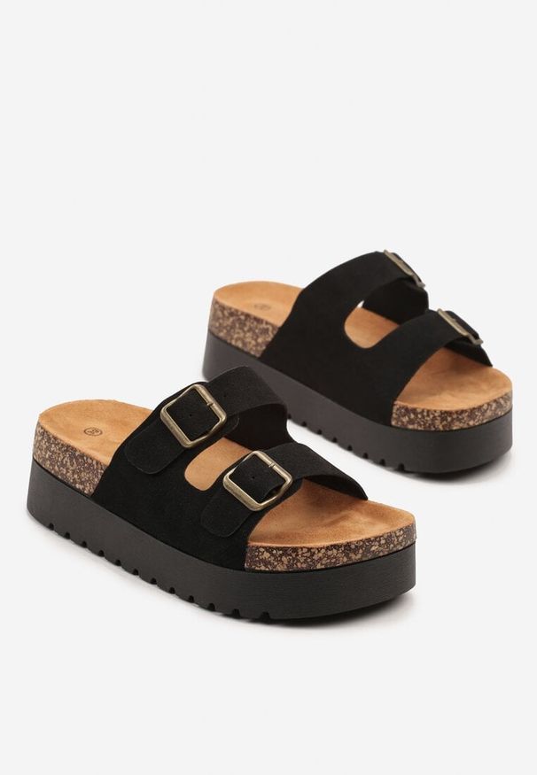 Born2be - Czarne Klapki na Grubej Podeszwie Korkowej z Dwoma Paskami Niliorin. Okazja: na co dzień, na spacer. Kolor: czarny. Materiał: jeans. Wzór: paski. Sezon: lato. Styl: klasyczny, casual