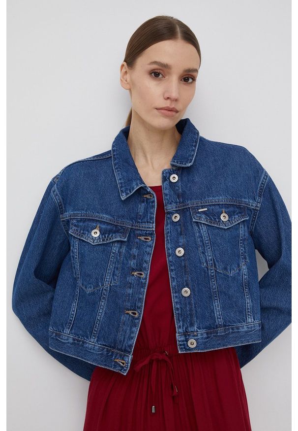 Cross Jeans kurtka jeansowa damska przejściowa. Okazja: na co dzień. Kolor: niebieski. Materiał: materiał. Wzór: gładki. Styl: casual