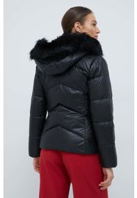Calvin Klein kurtka puchowa damska kolor czarny zimowa. Okazja: na co dzień. Kolor: czarny. Materiał: puch. Sezon: zima. Styl: casual #6