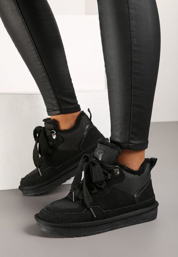 Renee - Czarne Zimowe Sneakersy Vices Stylizowane na Śniegowce z Futerkiem Tennira. Okazja: na co dzień, na spacer. Kolor: czarny. Materiał: futro. Sezon: zima. Obcas: na obcasie. Wysokość obcasa: niski. Sport: turystyka piesza