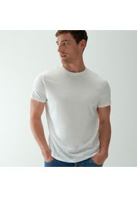 Reserved - Bawełniany t-shirt basic - Biały. Kolor: biały. Materiał: bawełna