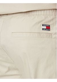 Tommy Jeans Joggery Austin DM0DM19457 Beżowy Regular Fit. Kolor: beżowy. Materiał: bawełna