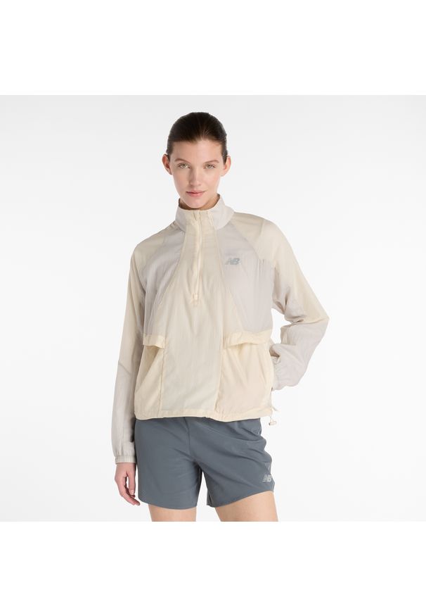 Kurtka damska New Balance WO53206LIN – beżowa. Kolor: beżowy. Materiał: materiał, nylon. Styl: sportowy