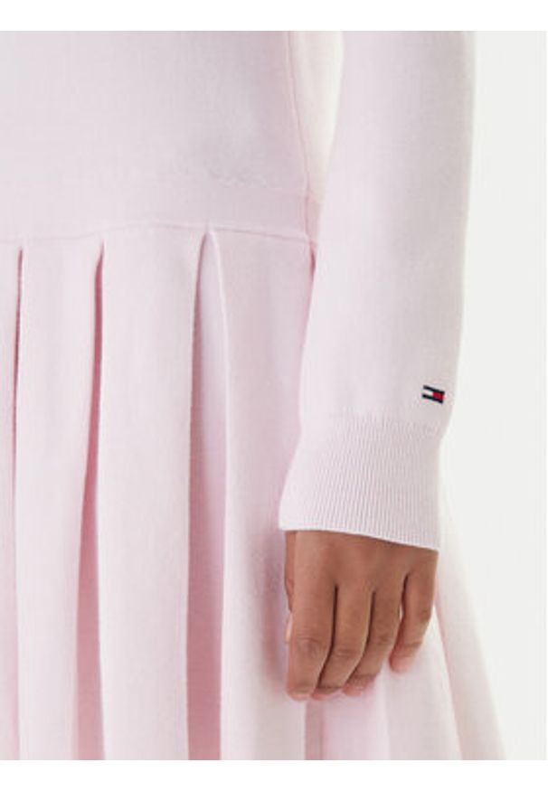 Tommy Jeans Sukienka dzianinowa Script DW0DW22464 Różowy Regular Fit. Kolor: różowy. Materiał: bawełna