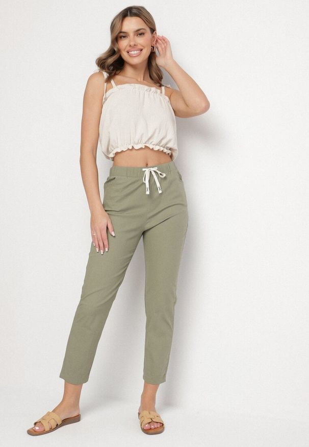 Born2be - Zielone Bawełniane Spodnie z Wiązaniem Feltebia. Okazja: na co dzień. Kolor: zielony. Materiał: bawełna. Styl: casual