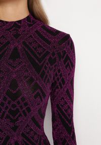 Born2be - Fioletowa Bluzka z Brokatowym Ornamentalnym Wzorem Oksane. Kolor: fioletowy. Styl: elegancki #4