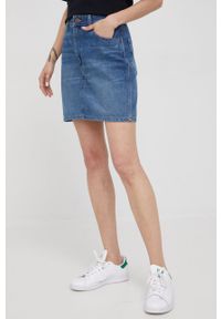 Wrangler spódnica jeansowa kolor granatowy mini prosta. Kolor: niebieski. Materiał: jeans