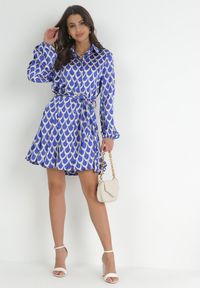 Born2be - Niebieska Koszulowa Sukienka z Wiązanym Paskiem Atheneta. Kolor: niebieski. Materiał: materiał. Wzór: nadruk. Typ sukienki: koszulowe #6